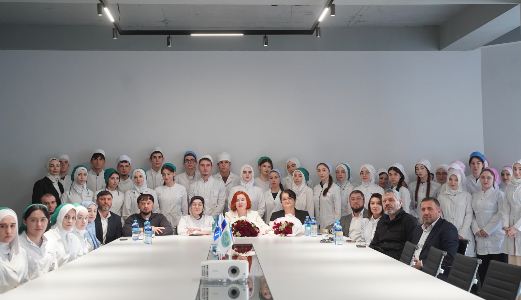 «Наш общий дом — Россия». В Махачкале говорили о единстве народов и роли молодёжи в будущем страны